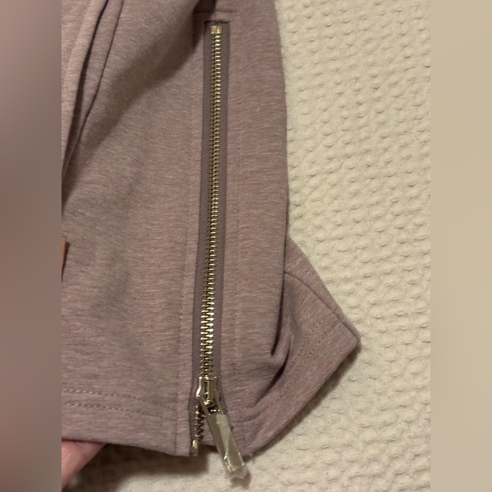 NWOT VARLEY Atlas Sweatshirt in Ash Rose - Picture 7 of 15